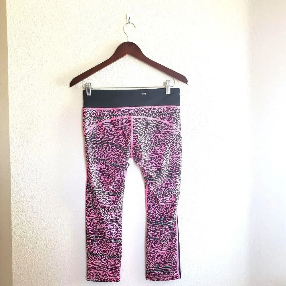 Nike Dri-Fit Womens Pants Pink S Capri Animal Print Leggings